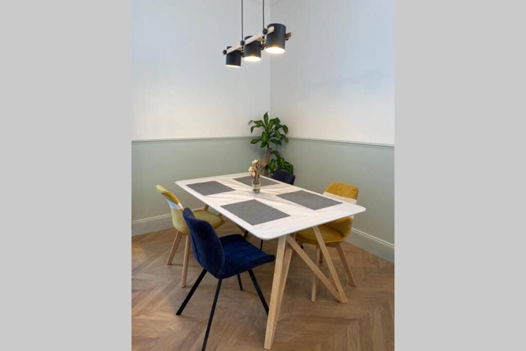 Magnifique Appartement Climatise - Classe 4 Etoiles Terrasson Bagian luar foto