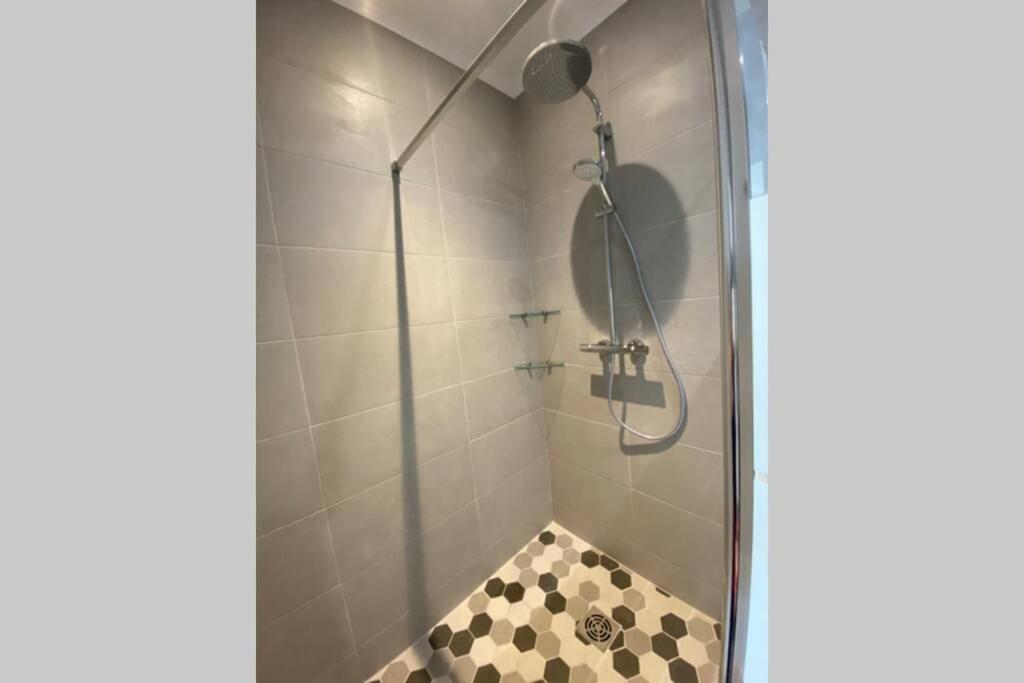 Magnifique Appartement Climatise - Classe 4 Etoiles Terrasson Bagian luar foto